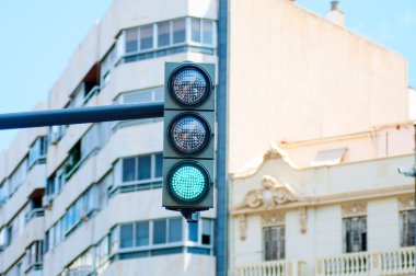 Kentin yeşil trafik ışığı