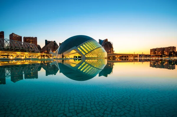 Valencia, España en julio 12, 2015: Ciudad de las Artes y las Ciencias . — Foto de Stock