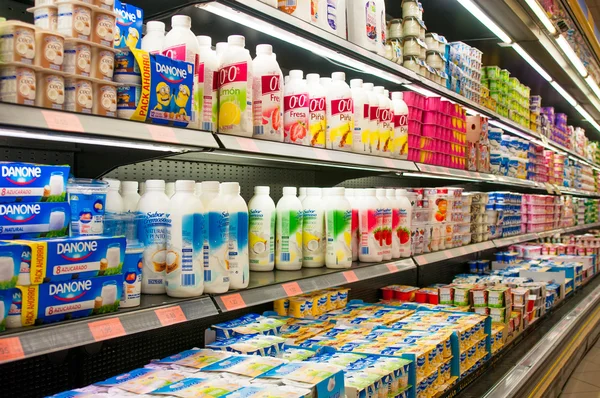 Valencia, Spain on July 13, 2015: Stall milk in Supermarket Mercadona. It is the largest supermarket chain in Spain. — Stock Photo, Image