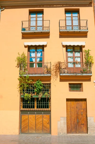 Fachada de casa antigua en Valencia, España —  Fotos de Stock