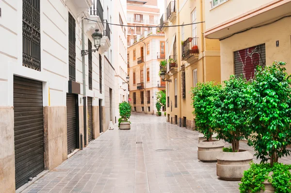 Άδειο δρόμο στην παλιά πόλη της Valencia, Ισπανία — Φωτογραφία Αρχείου