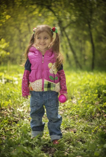 Girl on the meadow — Stock Photo, Image