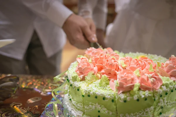 Un gâteau de mariage — Photo