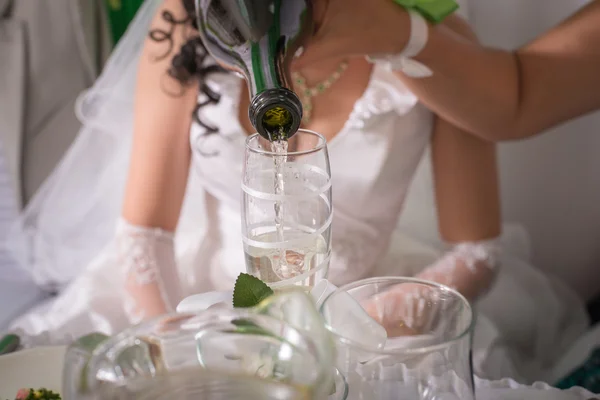 Wine glass and bride — Stock Photo, Image