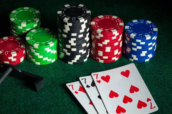 Poker Cards Three Kind Set Combination Casino Chips Rake Green — Stock Photo, Image