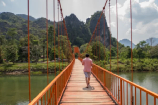 Résumé flou des personnes sur le pont voyageant vers les beauti — Photo