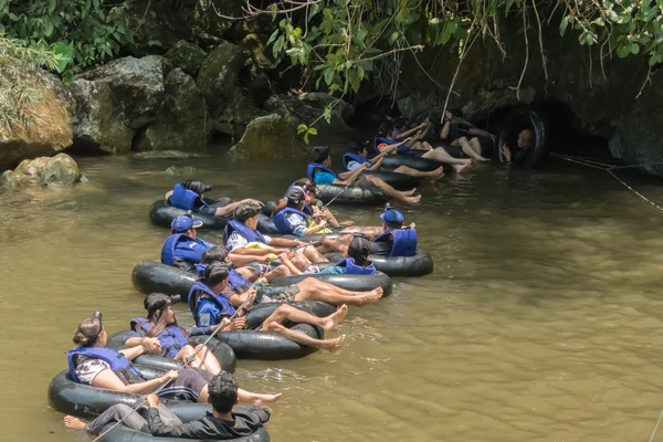 Tham Nam (Grotta dell'acqua ) — Foto Stock