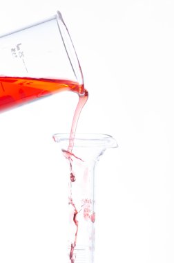 Test tüpleri ve pipet bırak, araştırma için Laboratuar kapkacakları