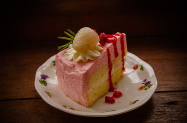 Çin ile krem kek parçası