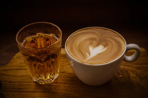 Чашка кофе с капучино. — стоковое фото