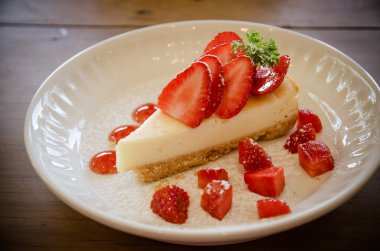 Sofrada böğürtlenli leziz cheesecake.