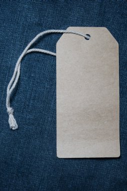 kot arka plan üzerinde fiyat etiketi