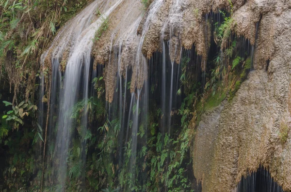 Ko Luang Caduta d'acqua — Foto Stock