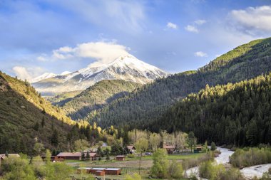 Güzel doğaya yakın ünlü Aspen, Colorado