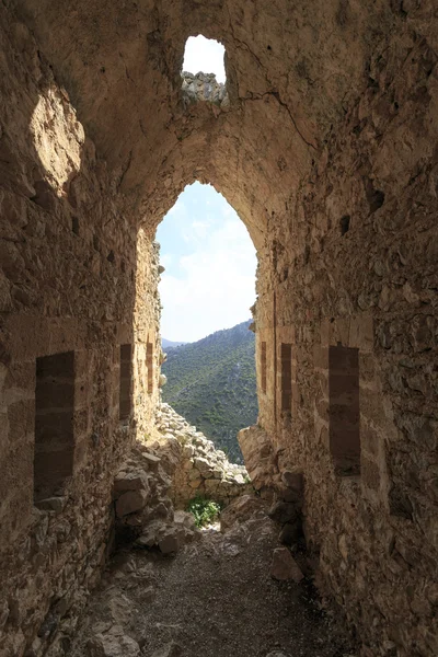 Сказочный замок Иларион на Северном Кипре — стоковое фото