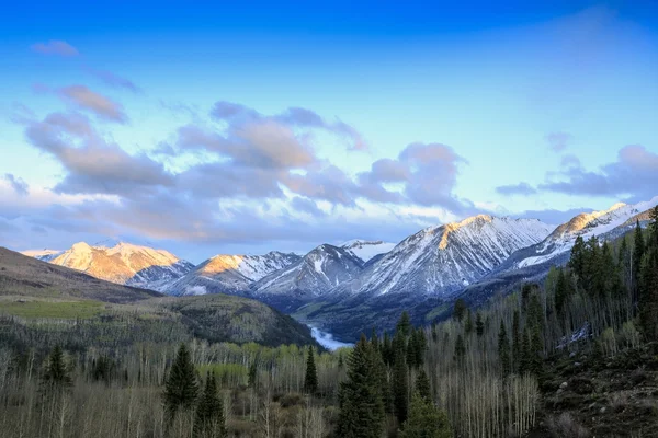 Prachtige natuur dicht bij de beroemde Aspen (Colorado) — Stockfoto