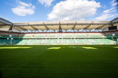 Güneşli, yaz günü sırasında Legia Stadyumu