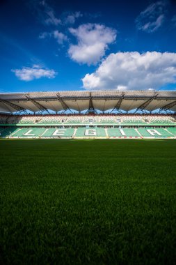 Güneşli, yaz günü sırasında Legia Stadyumu