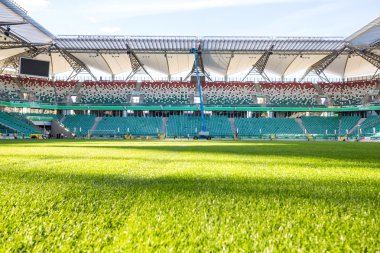 Güneşli, yaz günü sırasında Legia Stadyumu