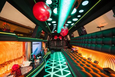 Bir limuzin büyük parti için hazır