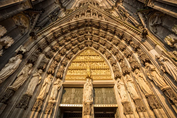ケルン、ドイツのゴシック様式の大聖堂 — ストック写真
