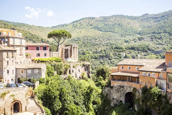 Prachtige park van Villa Gregoriana en Tivoli, Italië — Stockfoto