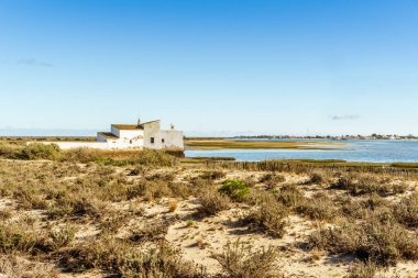 Ria Formosa 'daki gelgit fabrikası Doğal Park Quinta do Marim, Olhao, Algarve, Portekiz