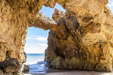 Portekiz, Algarve sahilinde kum taşı oluşumu