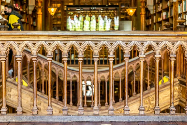 ポルトガルのポルト 2021年5月6日 素晴らしいLello Bookstoreのインテリア — ストック写真