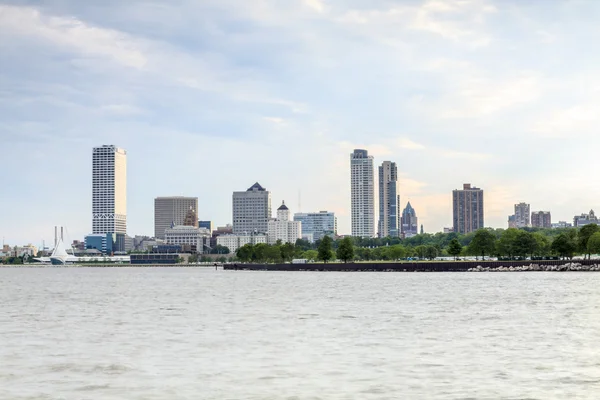 Milwaukee skyline, Wisconsin, EE.UU. — Foto de Stock