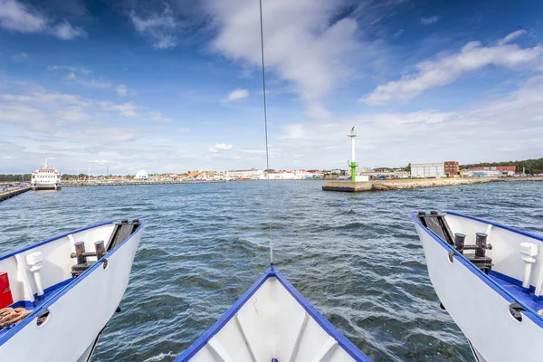 Una bella crociera. Raggiungere il porto . — Foto Stock