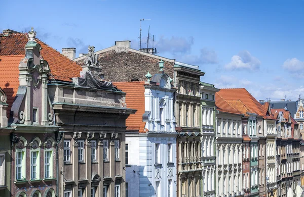 Ana meydanda yer alan tarihi Poznan şehir binaları — Stok fotoğraf