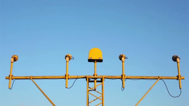 Flyby de un avión — Vídeos de Stock