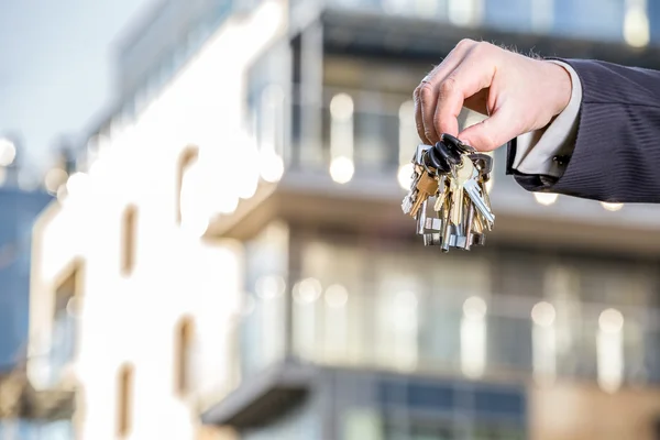 Svazek klíčů na váš nový byt — Stock fotografie