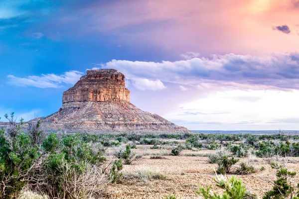 Fajada Butte en el Parque Histórico Nacional de la Cultura del Chaco, Nuevo México —  Fotos de Stock