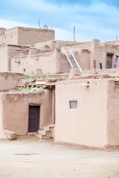 Taos Pueblo is example of a Pueblo Indians  architecture — Stock Photo, Image