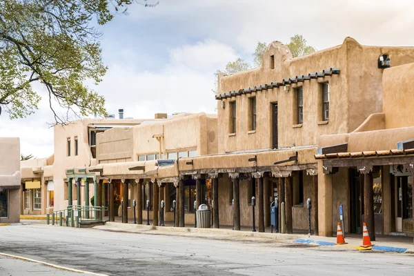 Edificios en Taos, que es la última parada antes de entrar en Taos P — Foto de Stock