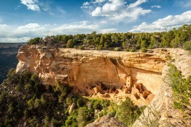 Mesa Verde Milli Parklar, Co, ABD'de uçurum konutlar