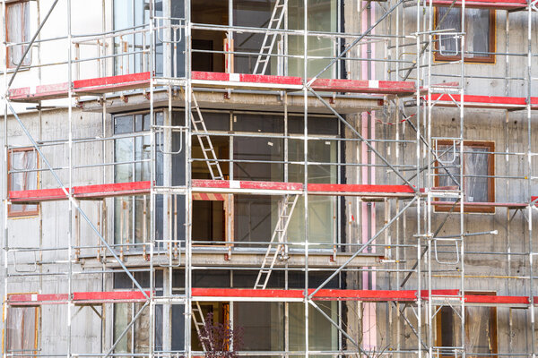 Строящийся блок квартир
