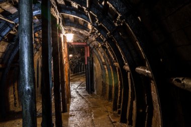  Yeraltı ışıklı tüneli