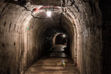  Yeraltı ışıklı tüneli