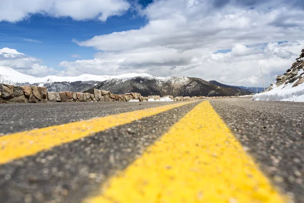 Weg door Rocky Mountains National Park, Colorado — Stockfoto