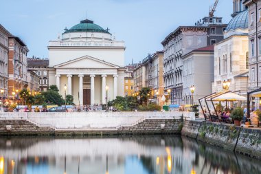 Canal grande Trieste şehir merkezinde, İtalya