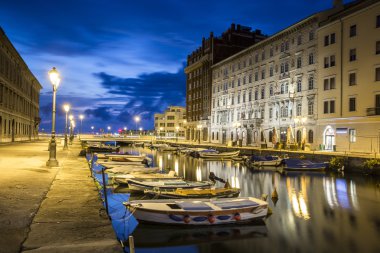 Canal grande Trieste şehir merkezinde, İtalya
