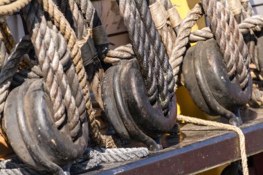Blocks and ropes