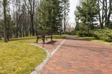 Bahar Parkı içinde kalan için yer.