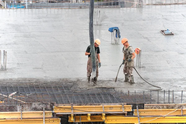 Kiev Ucraina Giugno 2018 Lavoratori Stanno Lavorando Cantiere Sono Corso — Foto Stock