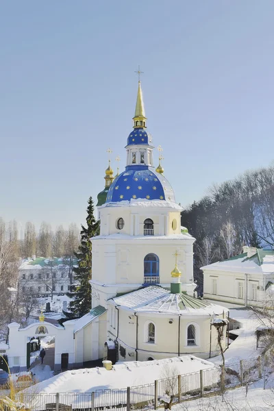 Blick auf die orthodoxe Kirche — Stockfoto