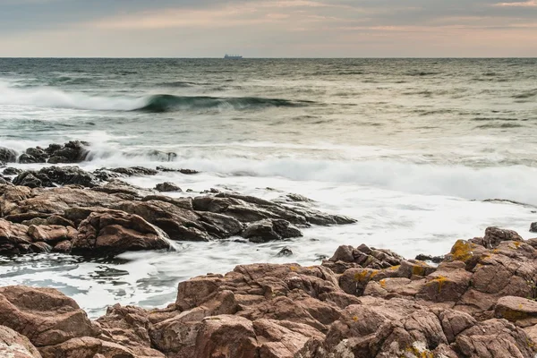 Dageraad op zee. — Stockfoto