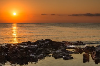 Denizde şafak vakti.